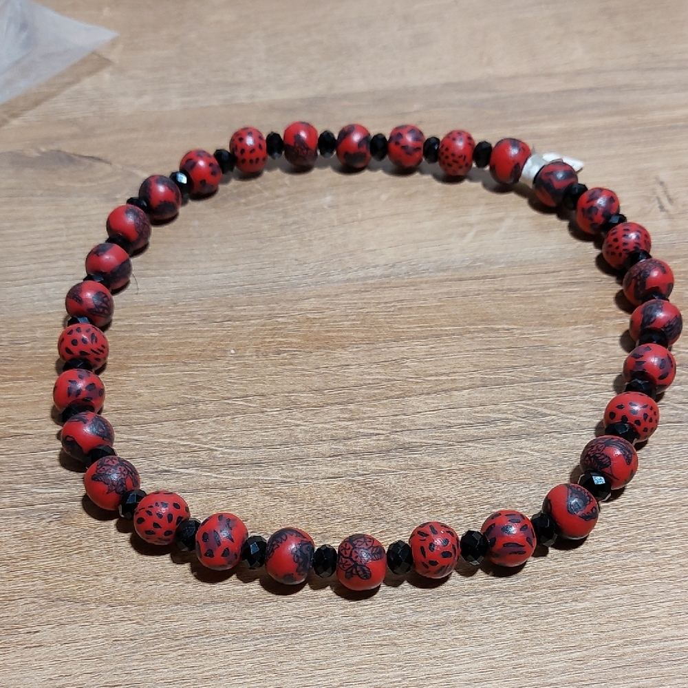 Donna Sharp Handmade Clay Beaded Stretch Choker Necklace In Crimson Red